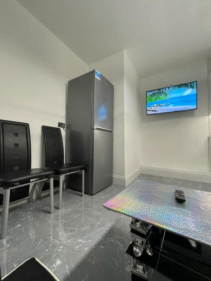 3 Bedroom Whalley Aparthotel Burnley Kültér fotó