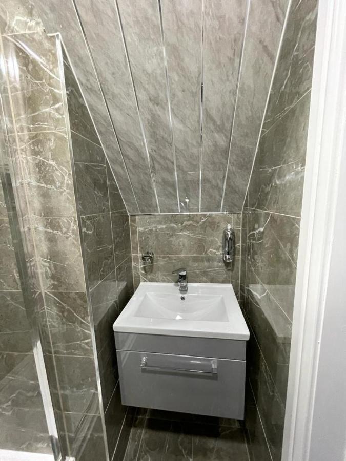 3 Bedroom Whalley Aparthotel Burnley Kültér fotó