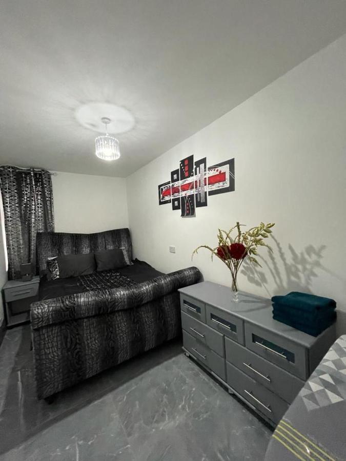 3 Bedroom Whalley Aparthotel Burnley Kültér fotó